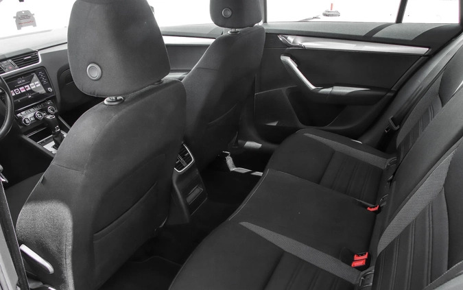 Skoda Octavia cena 69900 przebieg: 73879, rok produkcji 2018 z Leśna małe 211